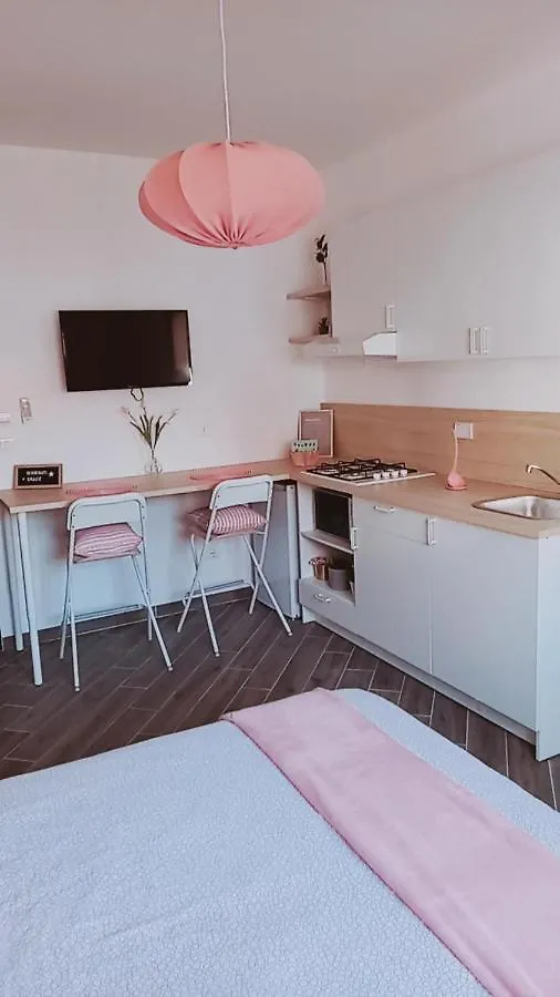 Dimentica Il Cervello Otel Palermo 2*,  İtalya